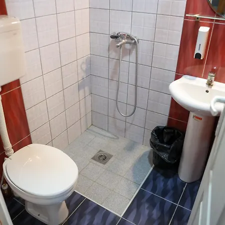 Marex Centar بيت ضيافة 3*