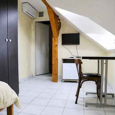 Marex Centar بيت ضيافة 3*