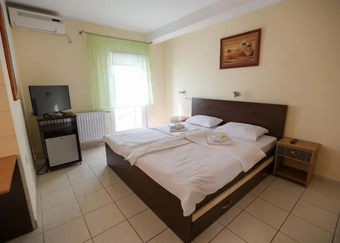 Marex Centar 3* Jabuka